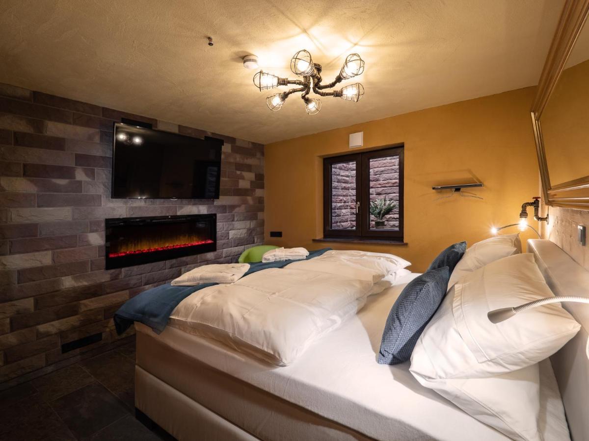 Ferienwohnung Altschloss Eppenbrunn Buitenkant foto